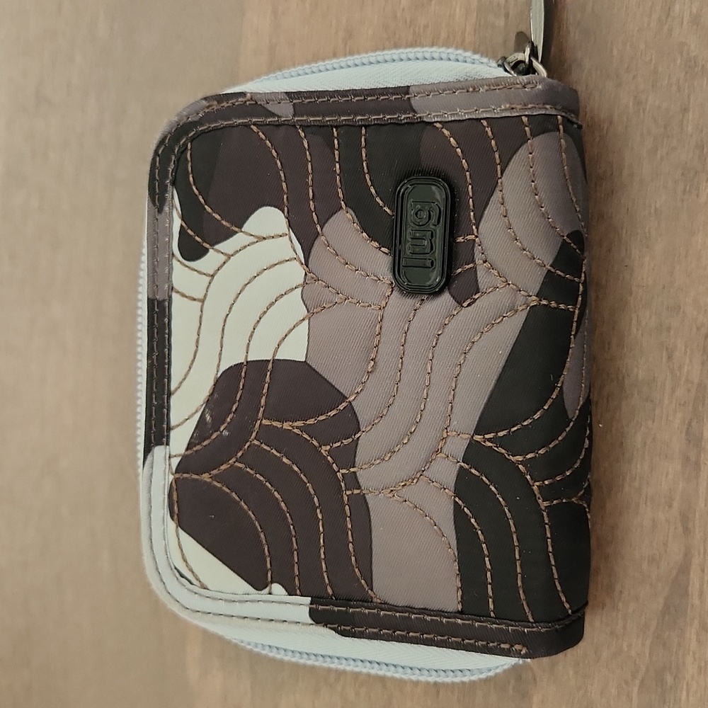 Lug wallet